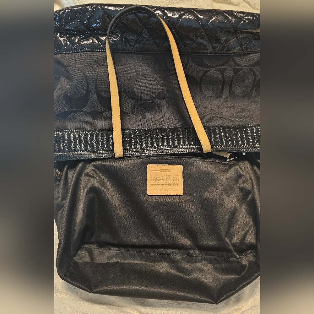 Coach Black Quilted Patent Leather Poppy Black Tote EUC - Picture 15 of 16